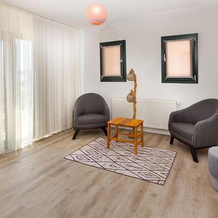 Beacon Hill Suites اكياكا المظهر الخارجي الصورة