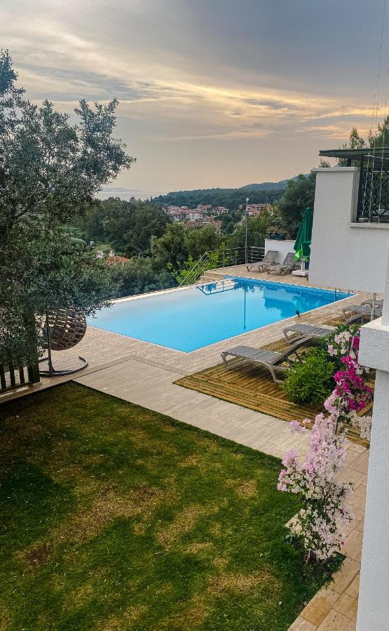 Beacon Hill Suites اكياكا المظهر الخارجي الصورة